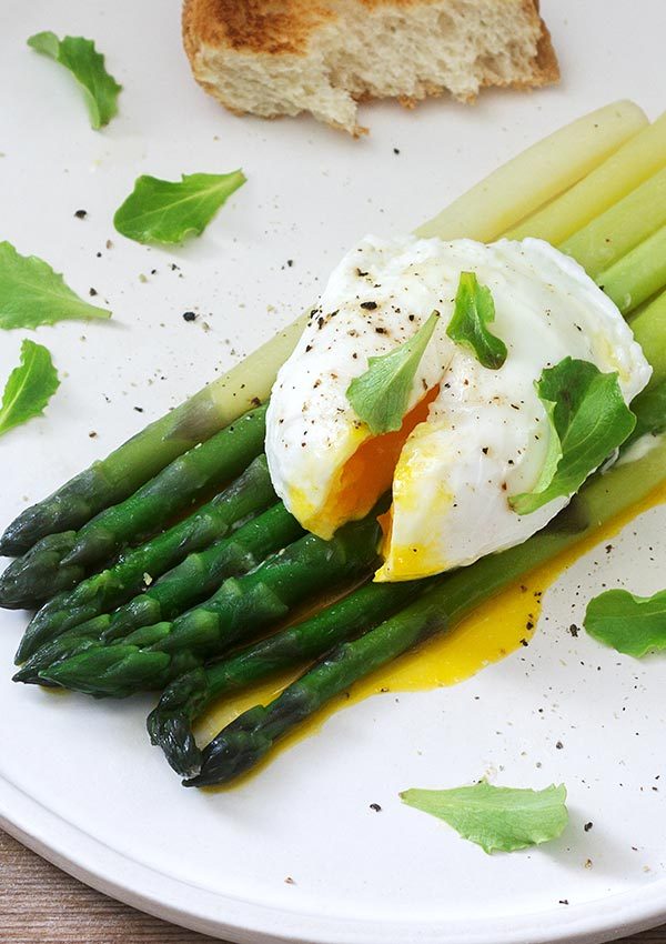 Poached Eggs, Asparagus, and Spinach