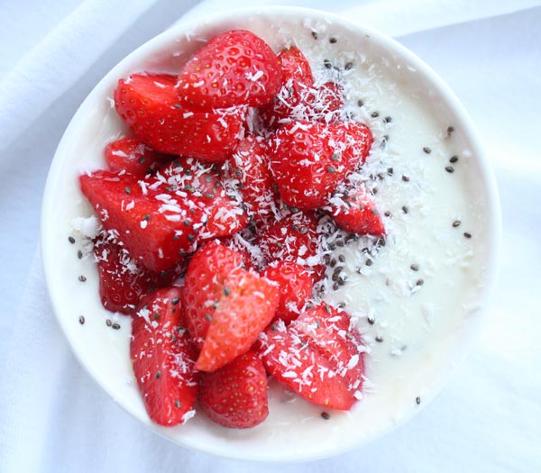 Chia-Yogurt-Power-Bowl