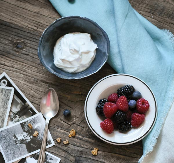 Greek-Yogurt-with-Raspberries